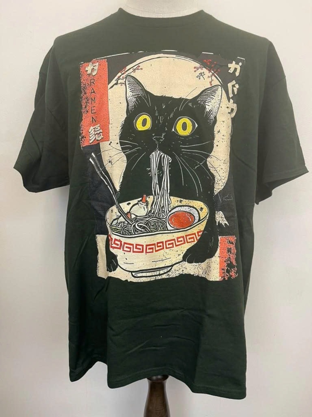 Forest green Cat Ramen Graphic Tee - Yellow Eye Print